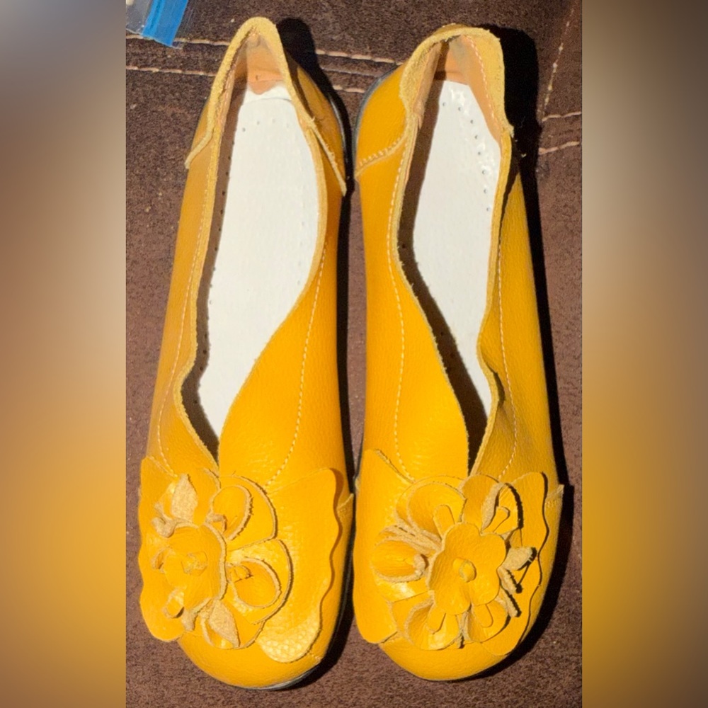 Women's Yellow Floral Leather Ballet Flats
